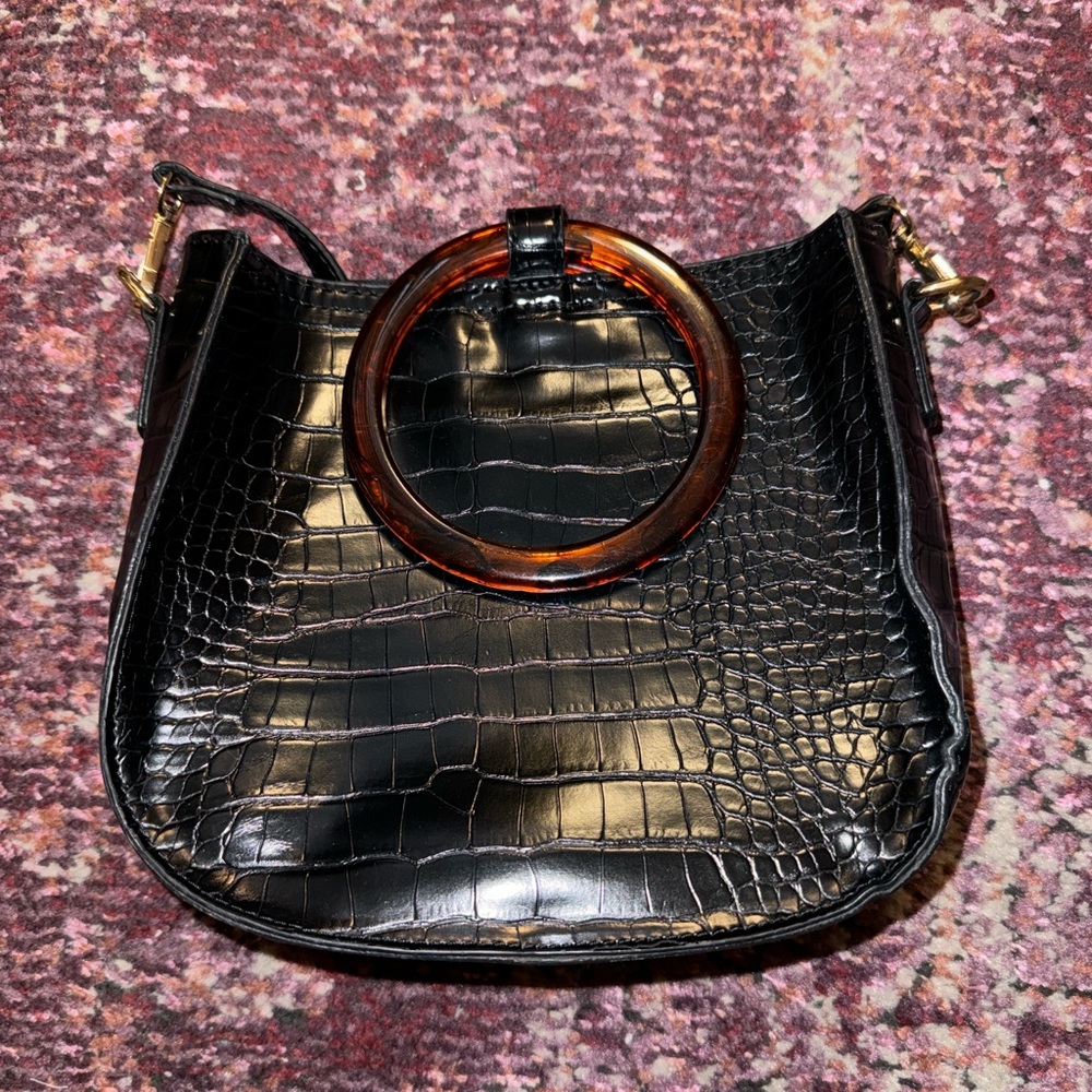 Croc bucket bag